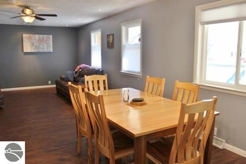 718 Emerson St, Ithaca, MI 48847 photo 9