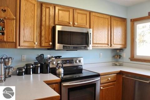 718 Emerson St, Ithaca, MI 48847 photo 17