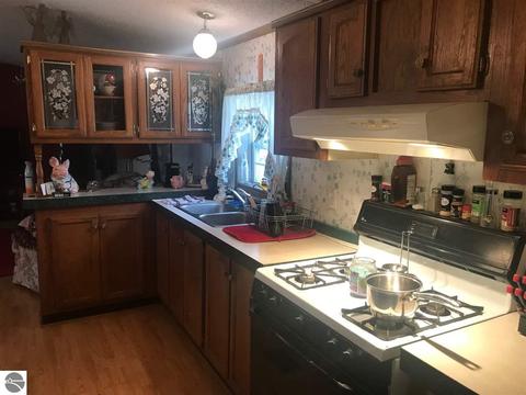 1603 Compton Ct, Grawn, MI 49637 photo 4