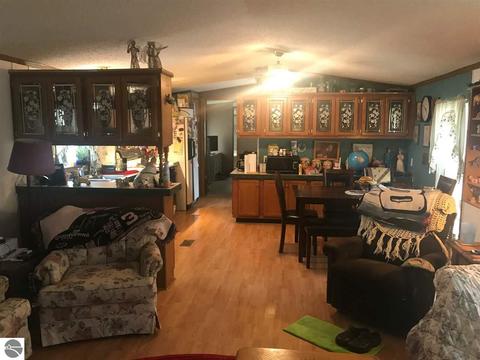 1603 Compton Ct, Grawn, MI 49637 photo 5