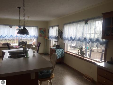 1713 E 16 Rd, Mesick, MI 49668 photo 4