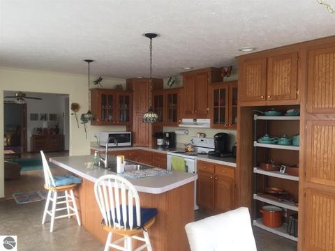 1713 E 16 Rd, Mesick, MI 49668 photo 12