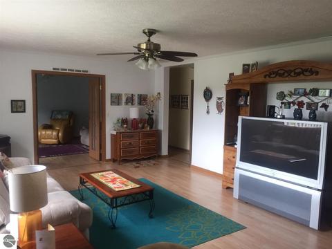1713 E 16 Rd, Mesick, MI 49668 photo 15