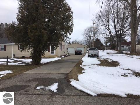 124 W Saginaw St, Au Gres, MI 48703 photo 4
