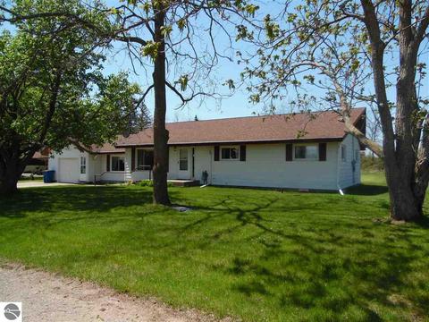 406 E Fourth St, Whittemore, MI 48770 photo 1