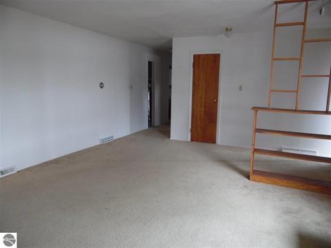 406 E Fourth St, Whittemore, MI 48770 photo 4