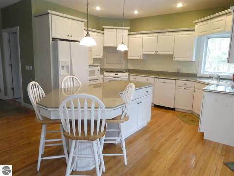 325 Red Maple Ln, Shepherd, MI 48883 photo 14