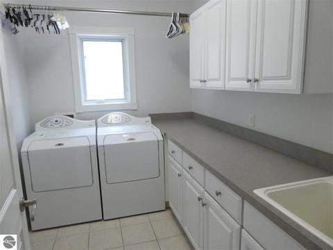 325 Red Maple Ln, Shepherd, MI 48883 photo 28