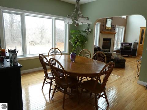 325 Red Maple Ln, Shepherd, MI 48883 photo 12