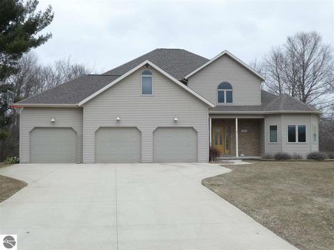 325 Red Maple Ln, Shepherd, MI 48883 photo 1