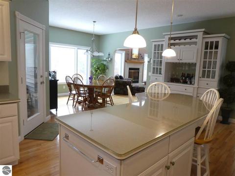 325 Red Maple Ln, Shepherd, MI 48883 photo 17