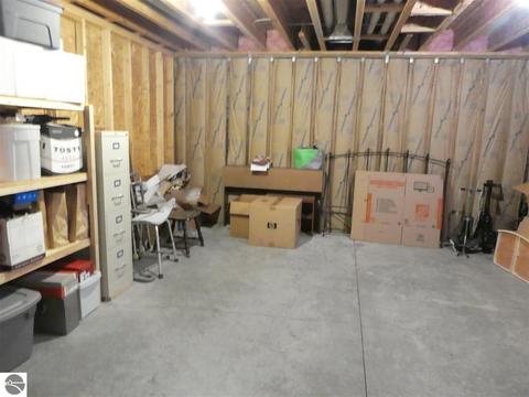 325 Red Maple Ln, Shepherd, MI 48883 photo 44