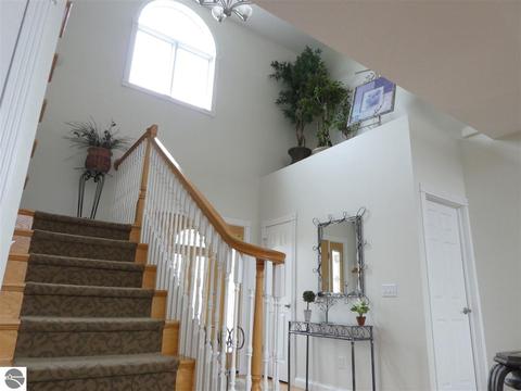 325 Red Maple Ln, Shepherd, MI 48883 photo 7