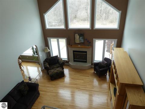 325 Red Maple Ln, Shepherd, MI 48883 photo 11
