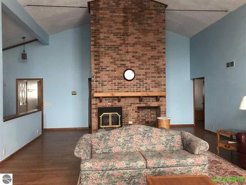 6100 E Hackett Dr, Cedar, MI 49621 photo 5
