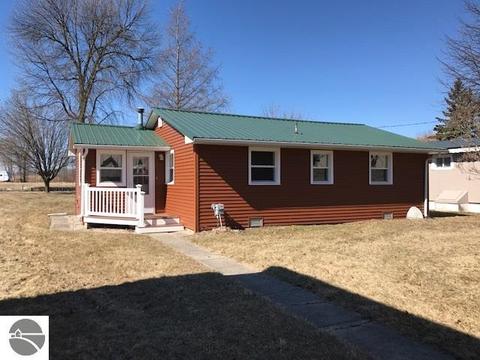 1660 S Riverside Dr, Au Gres, MI 48703 photo 1