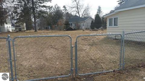 304 E Wheaton Ave, Clare, MI 48617 photo 17