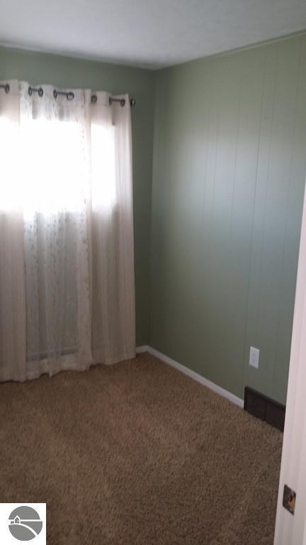 304 E Wheaton Ave, Clare, MI 48617 photo 10
