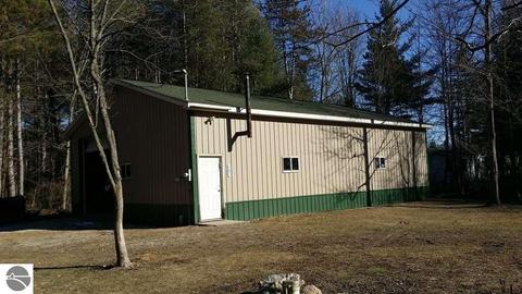 424 SE County Line Rd, Sumner, MI 48889 photo 4
