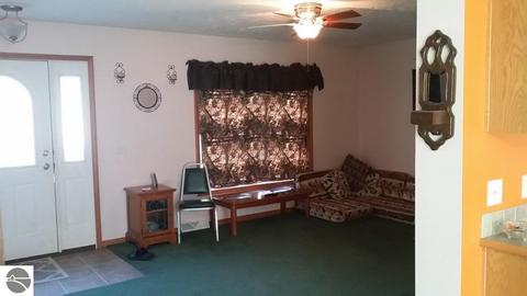 424 SE County Line Rd, Sumner, MI 48889 photo 8