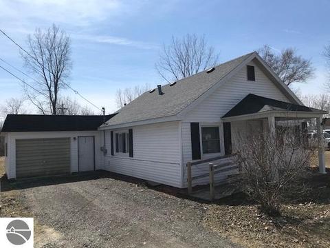 8630 E Monroe Rd, Wheeler, MI 48662 photo 1