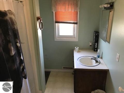 8630 E Monroe Rd, Wheeler, MI 48662 photo 9