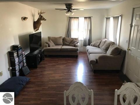 8630 E Monroe Rd, Wheeler, MI 48662 photo 4