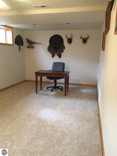 306 Red Maple Ln, Shepherd, MI 48883 photo 37