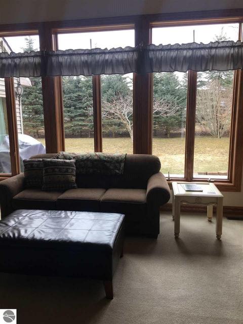 306 Red Maple Ln, Shepherd, MI 48883 photo 9