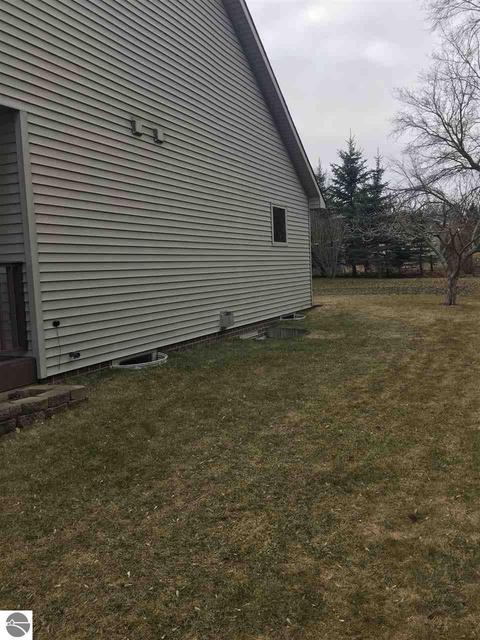 306 Red Maple Ln, Shepherd, MI 48883 photo 43