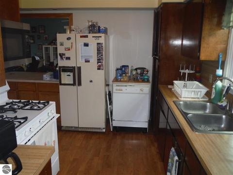410 N Third St, Shepherd, MI 48883 photo 5