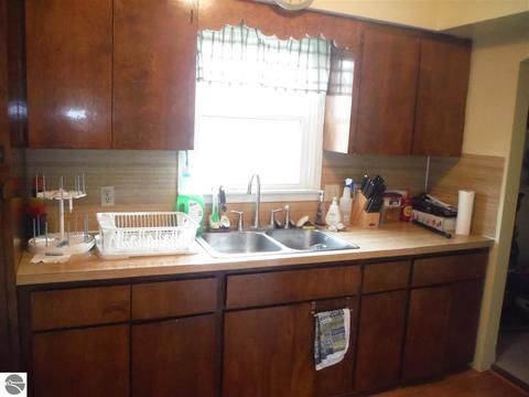 410 N Third St, Shepherd, MI 48883 photo 3