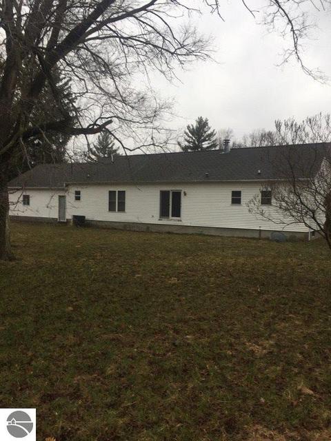 732 E Tyler Rd, Alma, MI 48801 photo 3