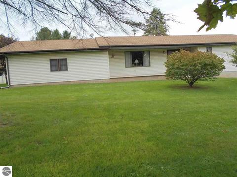 1109 E State St, Sterling, MI 48659 photo 2