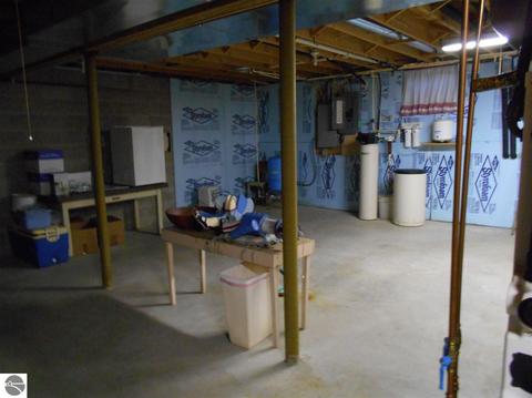 1109 E State St, Sterling, MI 48659 photo 16