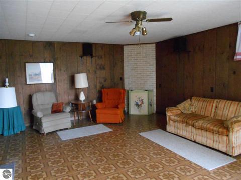 1109 E State St, Sterling, MI 48659 photo 14