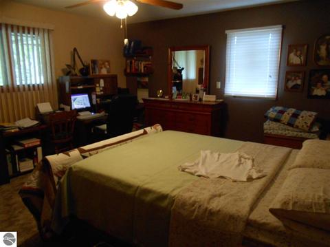 1109 E State St, Sterling, MI 48659 photo 9