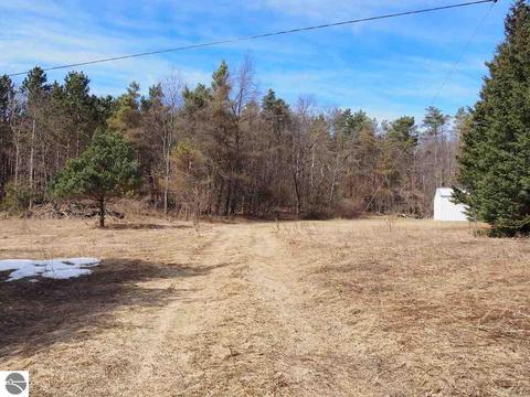 10550 Hooker Rd, Honor, MI 49640 photo 28