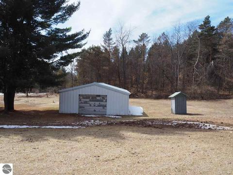10550 Hooker Rd, Honor, MI 49640 photo 6