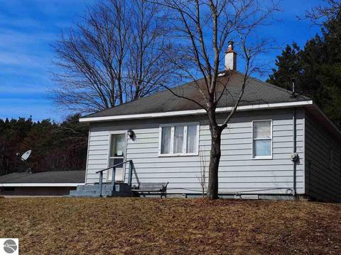 10550 Hooker Rd, Honor, MI 49640 photo 23