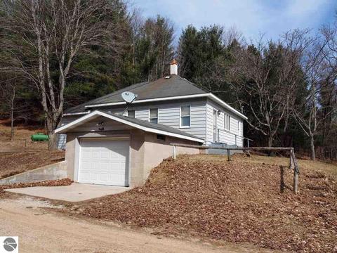 10550 Hooker Rd, Honor, MI 49640 photo 21