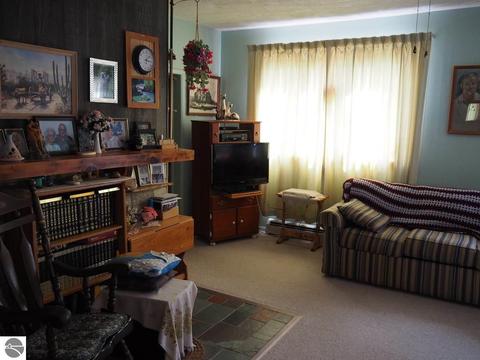10550 Hooker Rd, Honor, MI 49640 photo 2