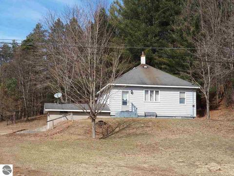 10550 Hooker Rd, Honor, MI 49640 photo 24
