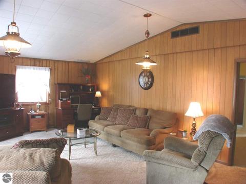 519 E Newark St, Ithaca, MI 48847 photo 13