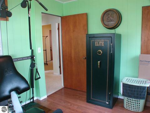 519 E Newark St, Ithaca, MI 48847 photo 7