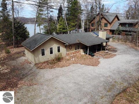 6084 S Snug Harbor Ln, Cedar, MI 49621 photo 1