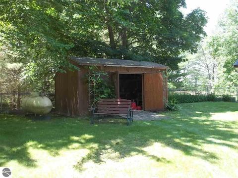 4635 E Lakeview Dr, Hale, MI 48739 photo 12