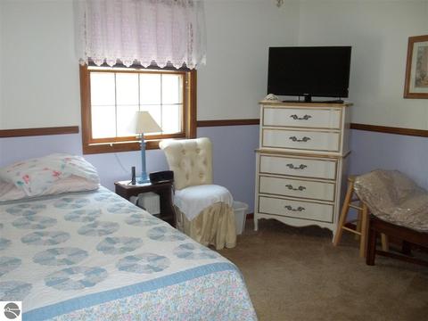 4635 E Lakeview Dr, Hale, MI 48739 photo 11