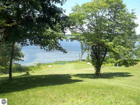 4635 E Lakeview Dr, Hale, MI 48739 photo 2