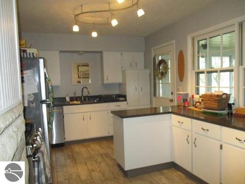 220 Pineview Dr, Alma, MI 48801 photo 5